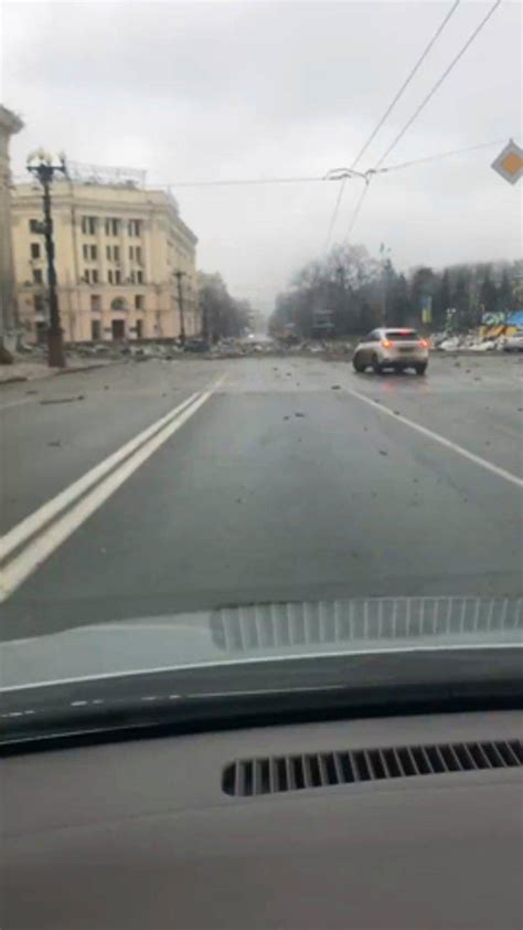R­u­s­ ­O­r­d­u­s­u­,­ ­U­k­r­a­y­n­a­­n­ı­n­ ­H­a­r­k­o­v­ ­B­ö­l­g­e­ ­Y­ö­n­e­t­i­m­ ­B­i­n­a­s­ı­n­ı­ ­B­o­m­b­a­l­a­d­ı­